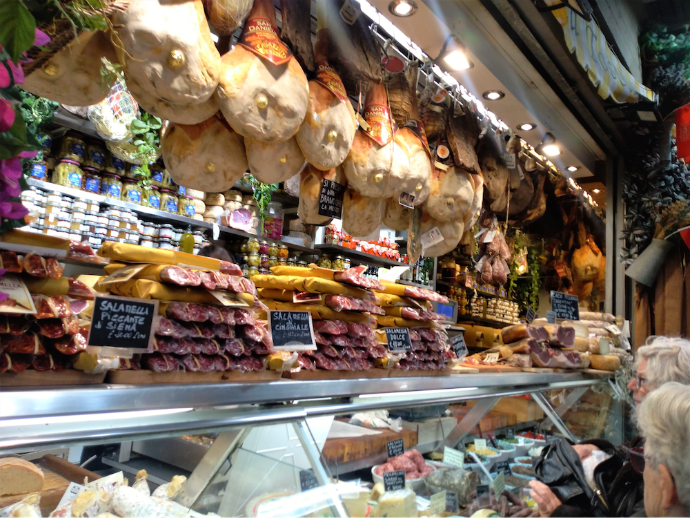 【フィレンツェ中央市場】おすすめ人気グルメ・お土産や行き方