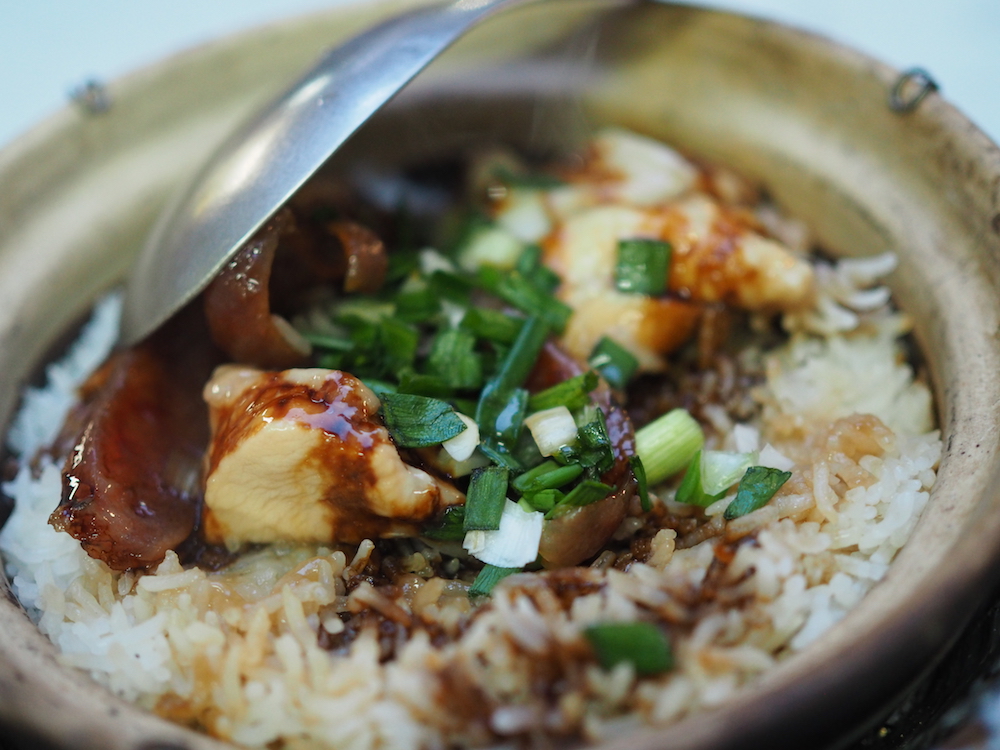 マレーシア・クアラルンプールのグルメ：土鍋 クレイポットチキンライス Choy Kee Claypot Chicken Rice
