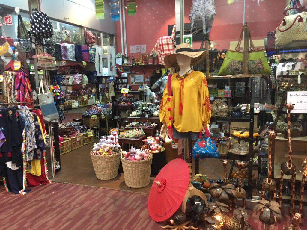 チェンマイ空港でお土産を買える店・場所： 雑貨屋　出国後