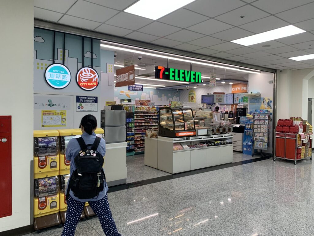 台北松山空港・第2ターミナルのセブンイレブン