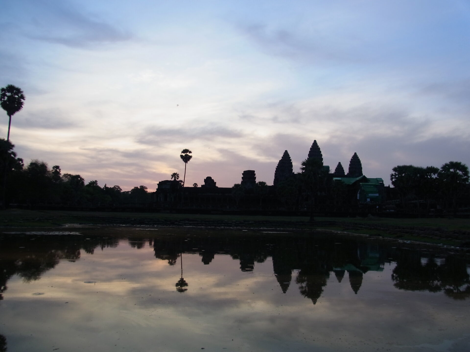カンボジアのアンコールワットと神秘の遺跡10選