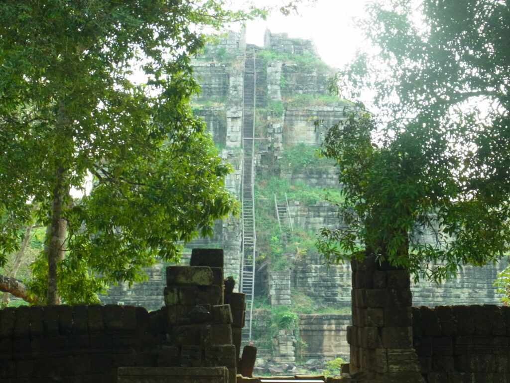カンボジア・コーケー遺跡の歴史
