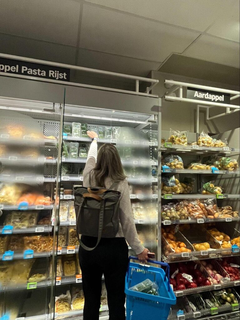 オランダのスーパーマーケットの棚の高さ