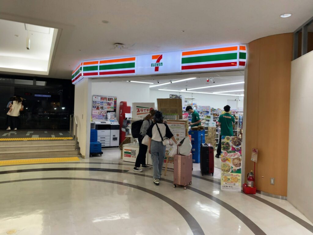 成田空港・第2ターミナル　セブンイレブン（本館4階・ショッピングフロア）