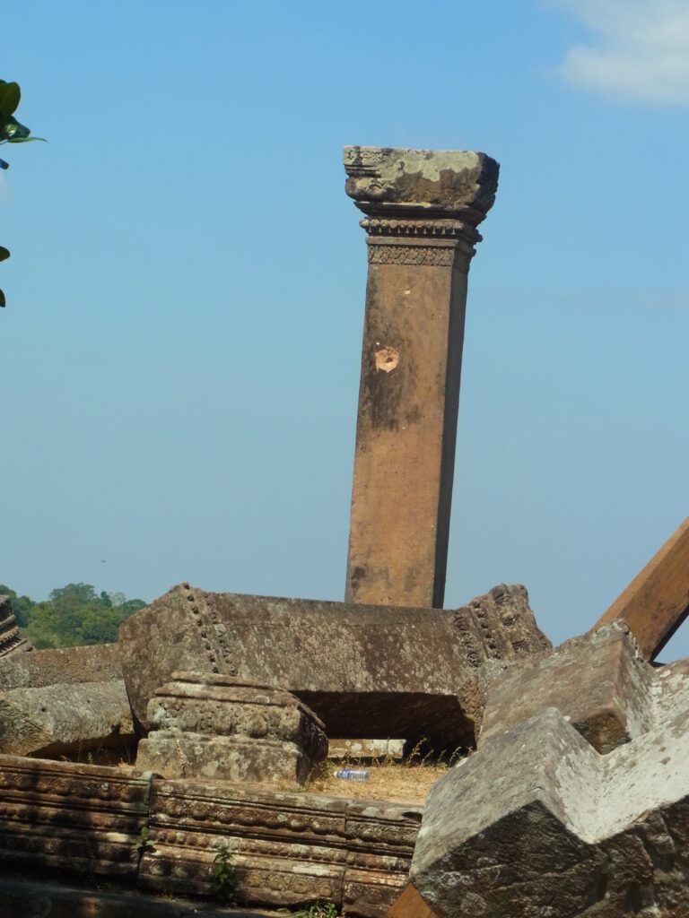 プレアヴィヒア寺院の遺跡
