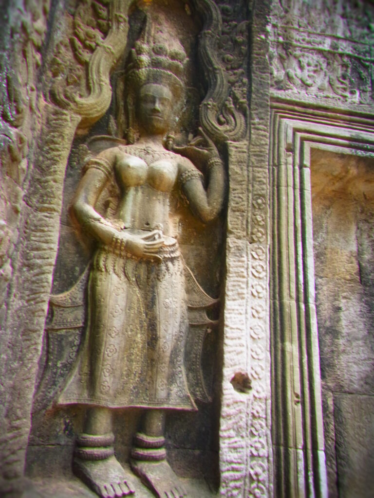 タ・プロームのヒンドゥー教の女神 デヴァター像