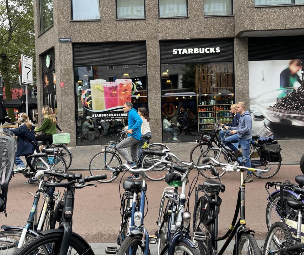 オランダは世界一の自転車大国？現地の事情や文化、専用道路を紹介
