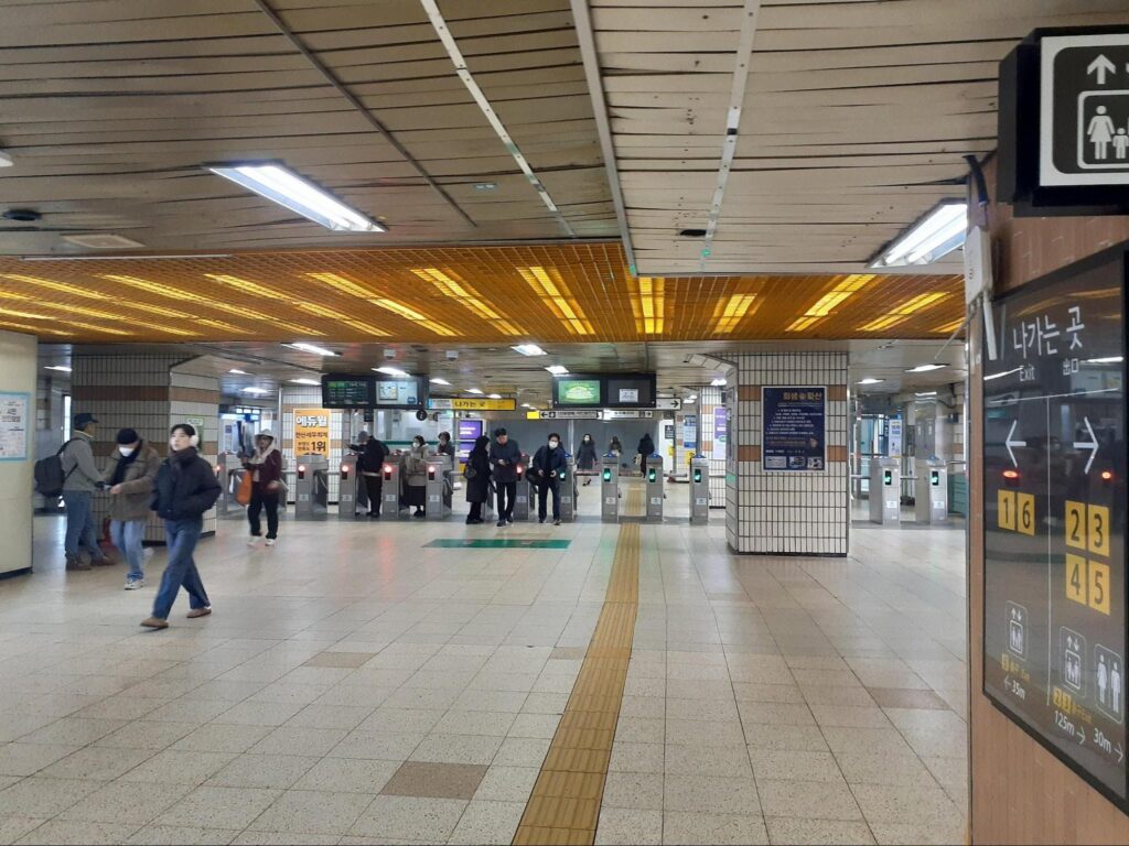 韓国ソウル・地下鉄２号線九老デジタル団地駅