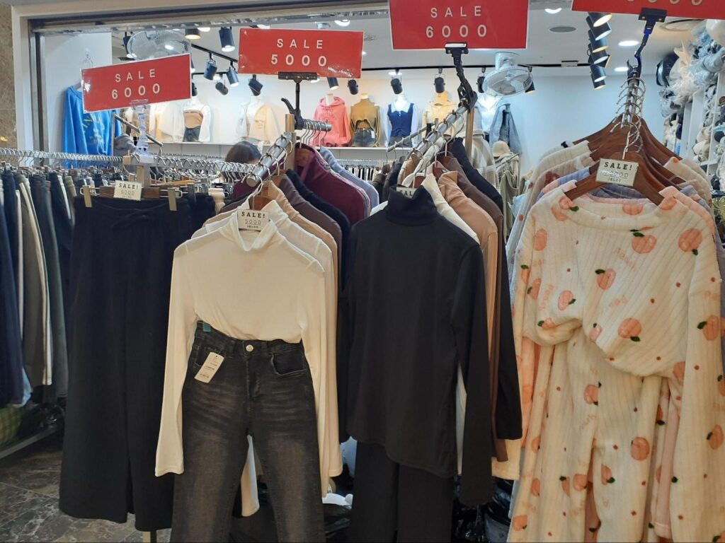 ソウル・永登浦地下街の洋服と物価
