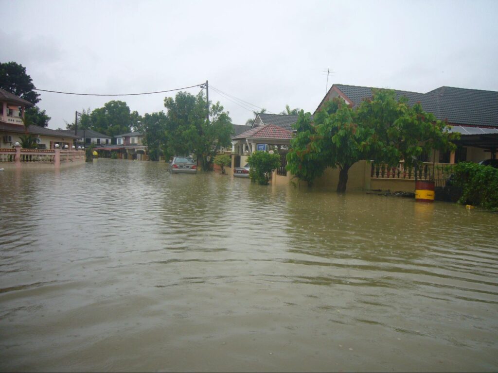 マレーシアの雨季の洪水の様子