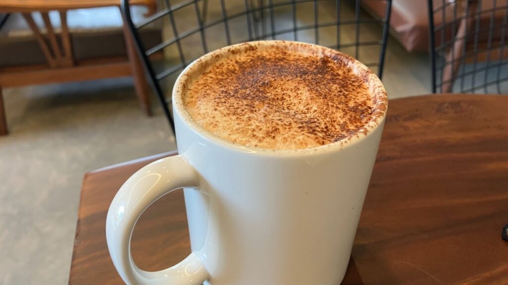 Dolphy Cafeのカプチーノ