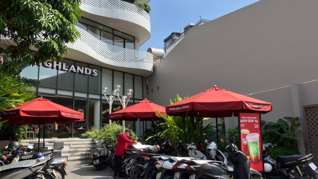 川沿いの風景がおしゃれ！HIGHLANDS COFFEE（ハイランズコーヒー）