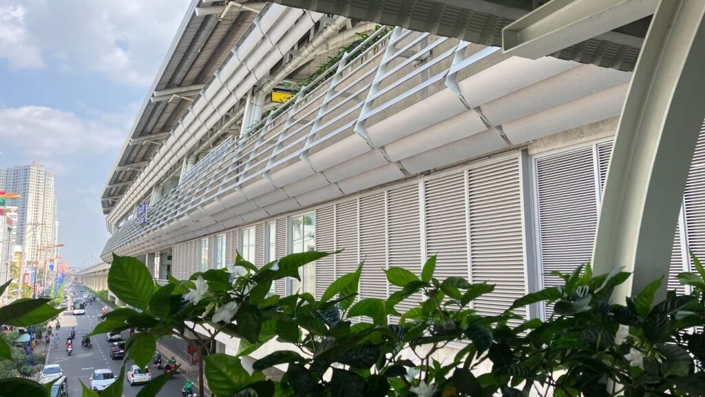 1区とタオディエンエリアの移動方法：メトロ駅